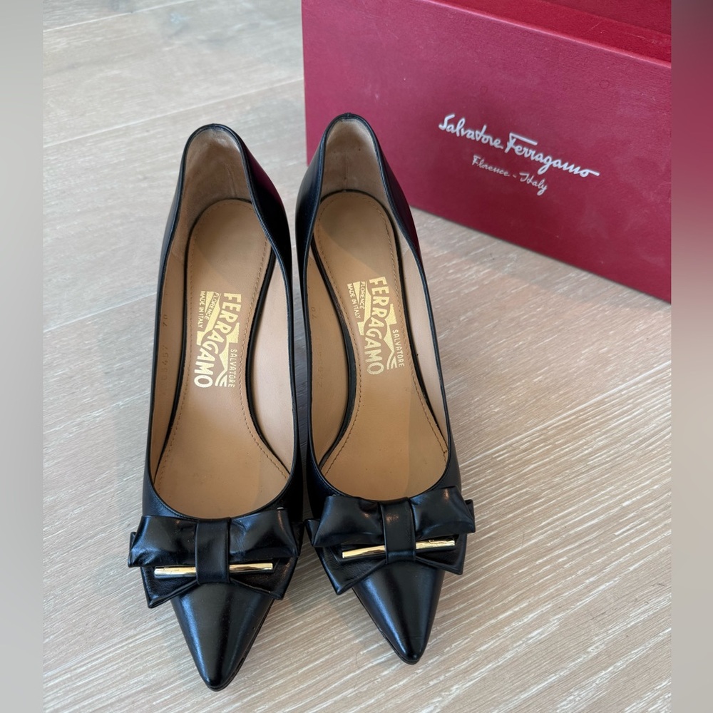 Salvatore Ferragamo Black Leather Bow Pumps/ Heels (size 7.5)
